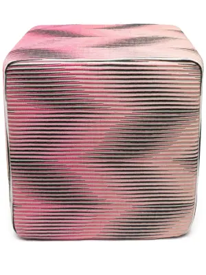 Пуф с узором зигзаг