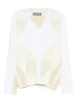 Топ с контрастными вставками и рубчатой отделкой