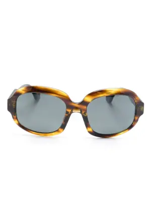 солнцезащитные очки в квадратной оправе