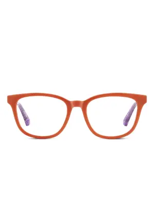 Очки в прямоугольной оправе