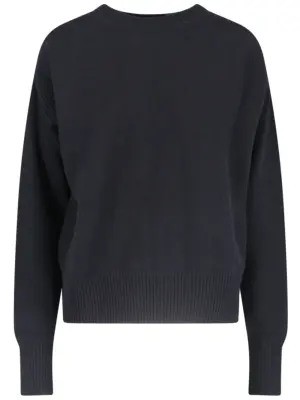 Джемпер с вырезом