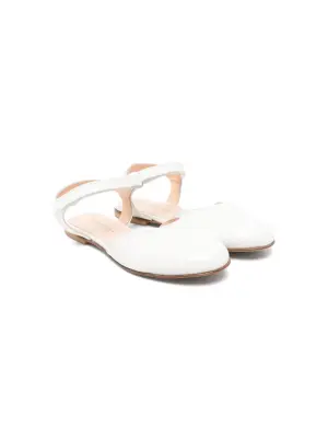 Лакированные сандалии