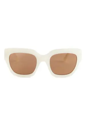 Солнцезащитные очки в квадратной оправе