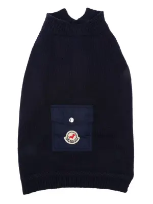 Свитер с нашивкой-логотипом