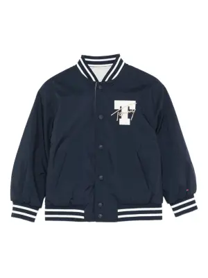 Куртка с вышитым логотипом