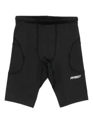 Спортивные шорты с карманом