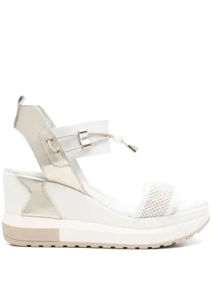 босоножки на танкетке