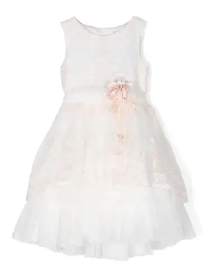 Платье с пышной юбкой и цветочной аппликацией