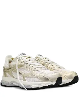 Кроссовки с сетчатыми вставками