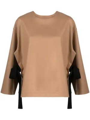 Блузка с разрезами