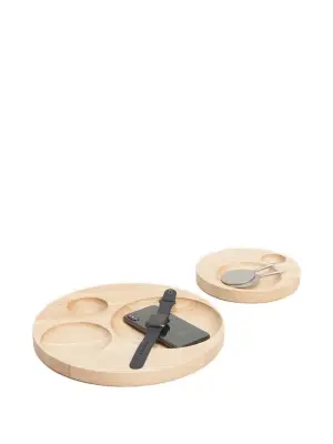 Деревянный поднос с вырезами