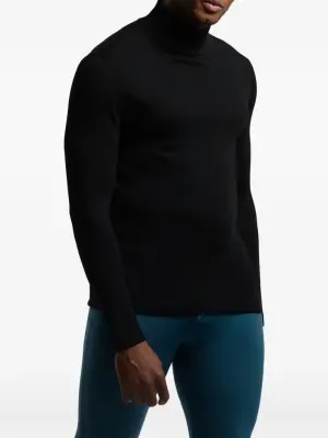 Топ с длинными рукавами и логотипом