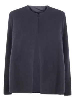 Пиджак на пуговицах