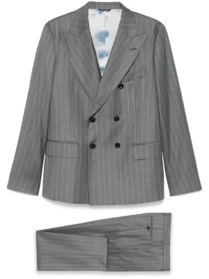 Костюм в тонкую полоску