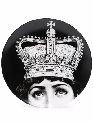 Декоративная тарелка с графичным принтом