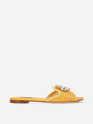 Кружевные разноцветные шлёпанцы с брошью