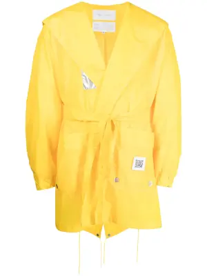 Плащ со светоотражающими вставками и капюшоном