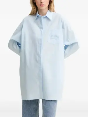 Рубашка с карманом и вышитым логотипом