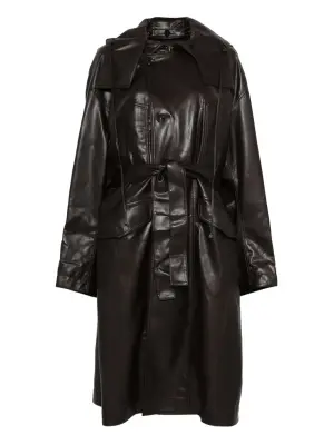 Пальто с капюшоном и поясом