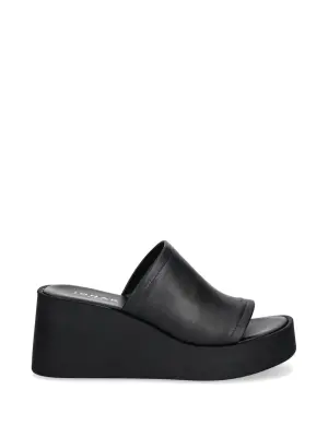 Босоножки на танкетке-платформе Eugene