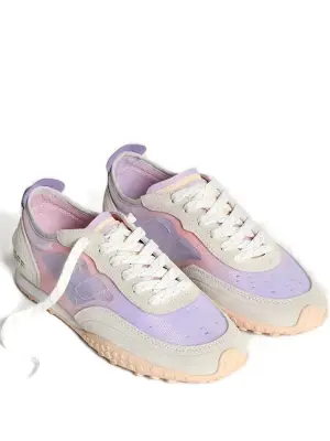 Кроссовки с сетчатыми вставками