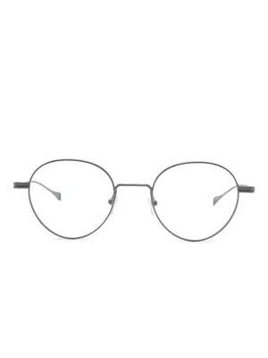 Очки в круглой оправе