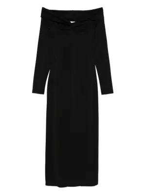 Платье с открытыми плечами