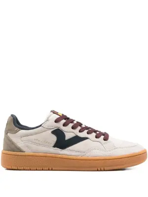 Замшевые кроссовки