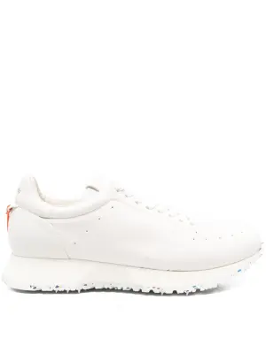 Кожаные кроссовки