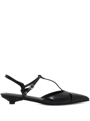 Туфли с заостренным носком и ремешком на пятке