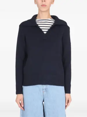 Свитер с V-образным вырезом