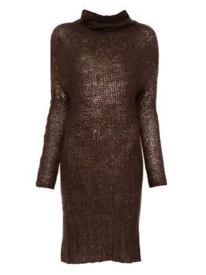 Платье с высоким воротником