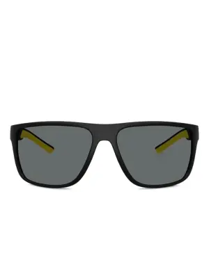 Солнцезащитные очки в квадратной оправе