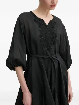 Платье мини с объемными рукавами и вышивкой