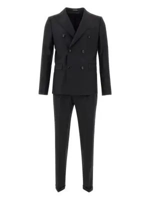 Костюм с двубортным пиджаком