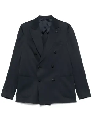 Пиджак с брошью