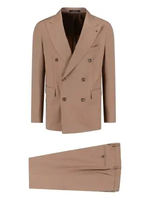 Костюм с двубортным пиджаком и узором в елочку