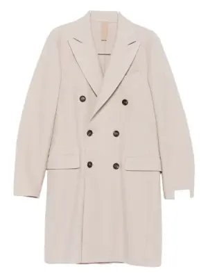 Двубортное пальто на пуговицах