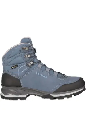 Непромокаемые ботинки