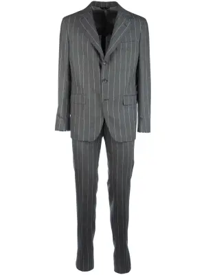 Костюм в тонкую полоску
