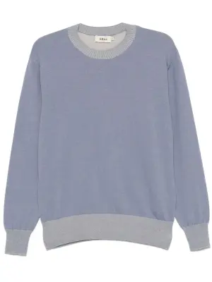 Свитер с круглым вырезом