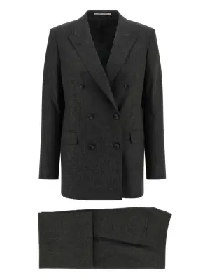 Костюм с двубортным пиджаком и пайетками