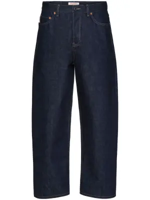 Укороченные джинсы с нашивкой-логотипом