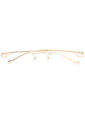 Очки в овальной оправе