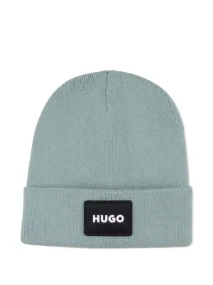 шапка бини с нашивкой-логотипом