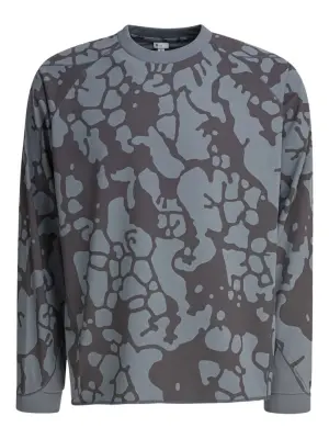 Футболка с рукавами реглан и абстрактным принтом