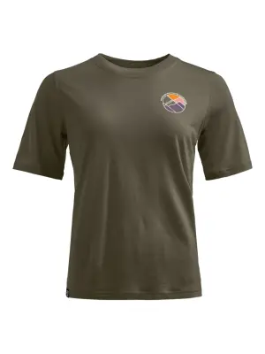 Футболка с логотипом