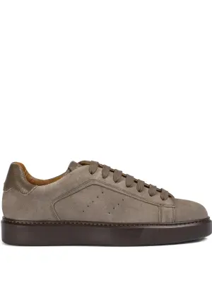 Кроссовки с перфорацией