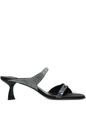 Декорированные сандалии