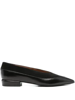 Туфли-лодочки из замши с заострённым носком